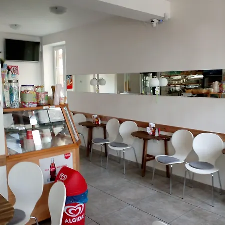 Urban Center 3*