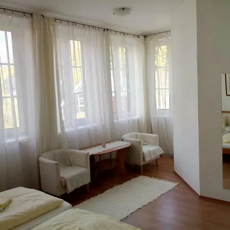 Urban Center 3*
