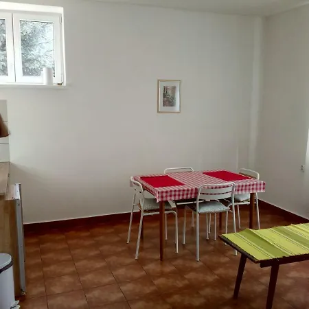 Urban Center 3*